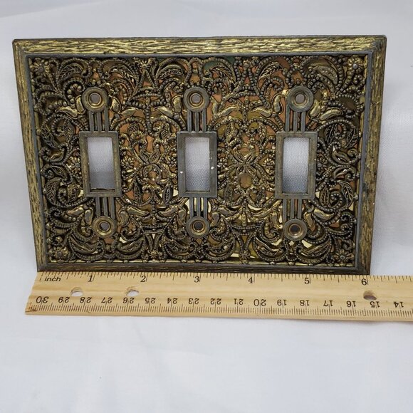 Antique-Style Ornate Light Switch Plate Cover ~ 3 Slot Switch Cover Plate - Picture 6 of 7